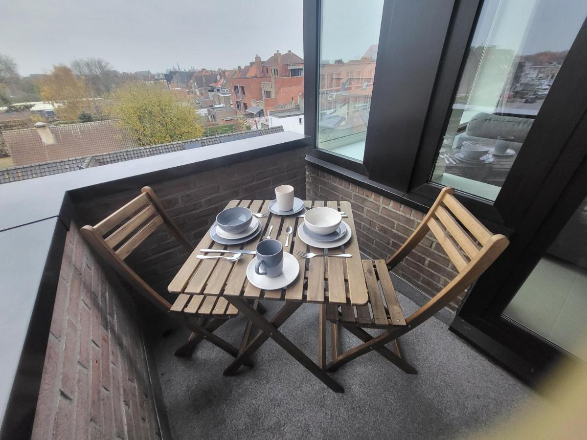 Gezellig Appartement In Brugge, Nabij Damme. Buitenkant foto